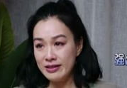 娱乐吃瓜阿姐视频,阿姐吃瓜视频背后的精彩故事